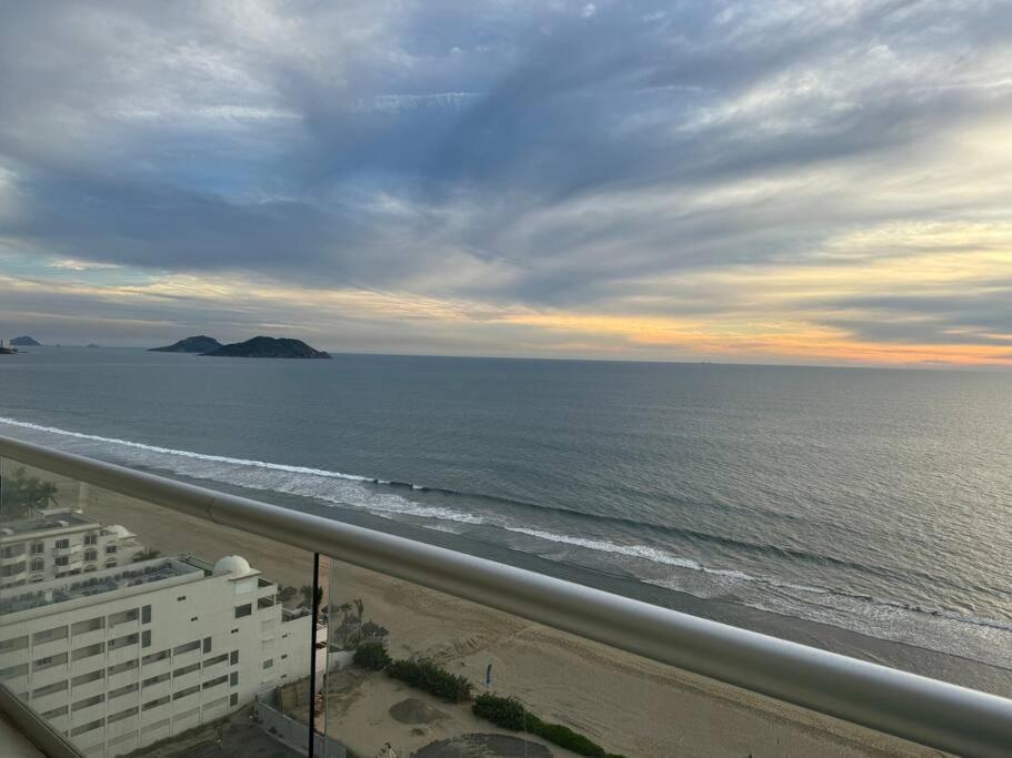 Апартаменти Departamento De Lujo Vista Al Mar Piso 15 Мазатлан Екстер'єр фото